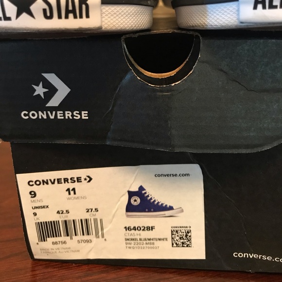 Converse Chuck Taylor All Star High Tops. Excellent used condition! Size 9. - Picture 2 of 7